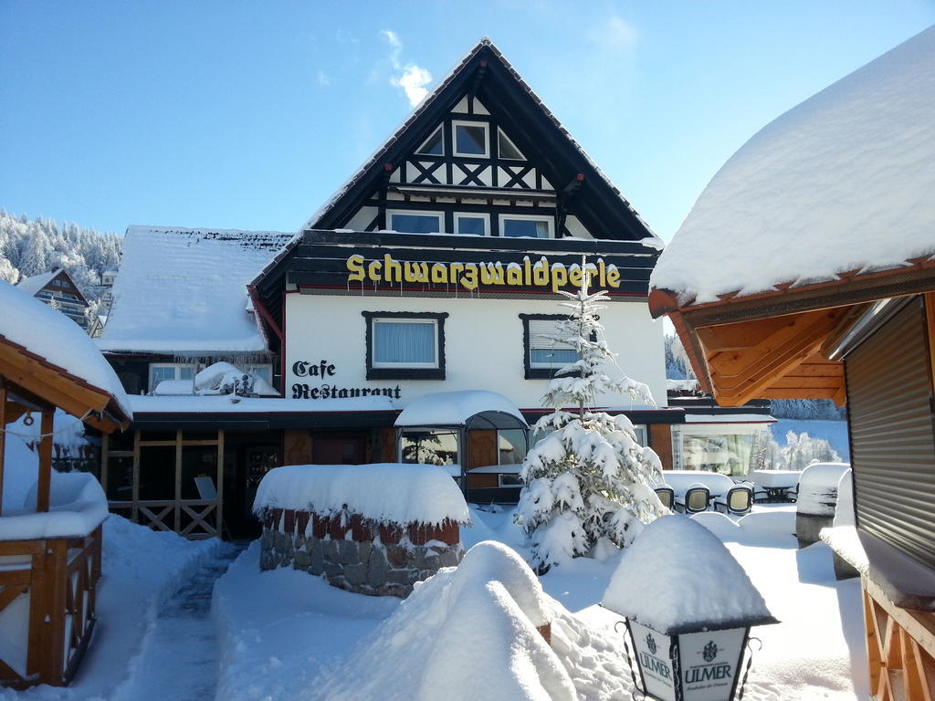Hotel-Berggasthof Schwarzwaldperle Sasbachwalden Exterior photo